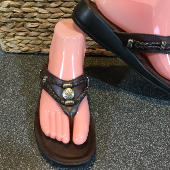 Minnetonka Brown Suede Thong Sandals with Braided Strap - Picture 2 of 15